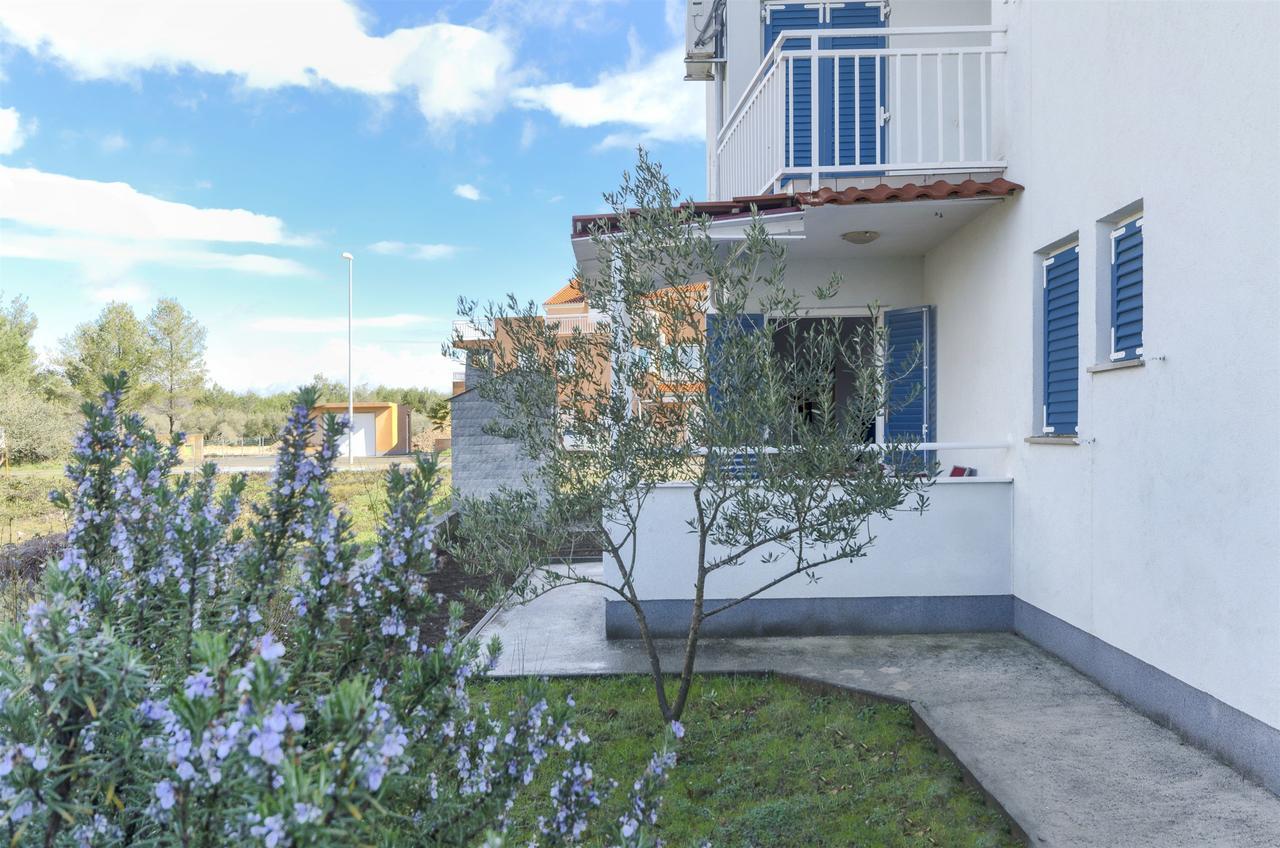 Apartment Branka ซรีมา ภายนอก รูปภาพ